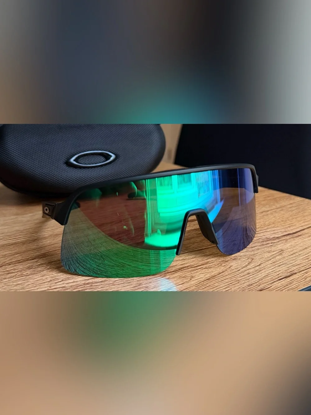 BRAND NEW Oakley Black Frame Sunglasses with Green Lenses
